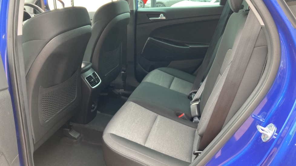 Hyundai TUCSON 1.6 GDi SE Nav 5dr 2WD Petrol Estate - Image 16
