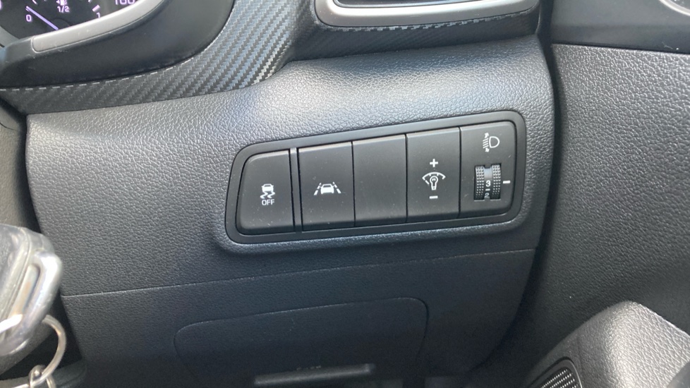 Hyundai TUCSON 1.6 GDi SE Nav 5dr 2WD Petrol Estate - Image 37