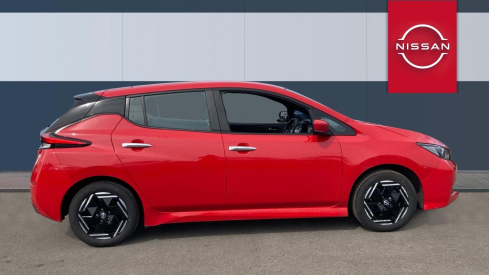 Nissan LEAF 110kW Acenta 39kWh 5dr Auto Electric Hatchback - Image 5