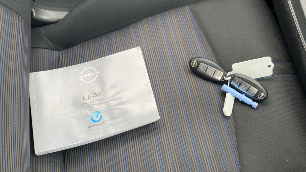 Nissan LEAF 110kW Acenta 39kWh 5dr Auto Electric Hatchback - Image 19