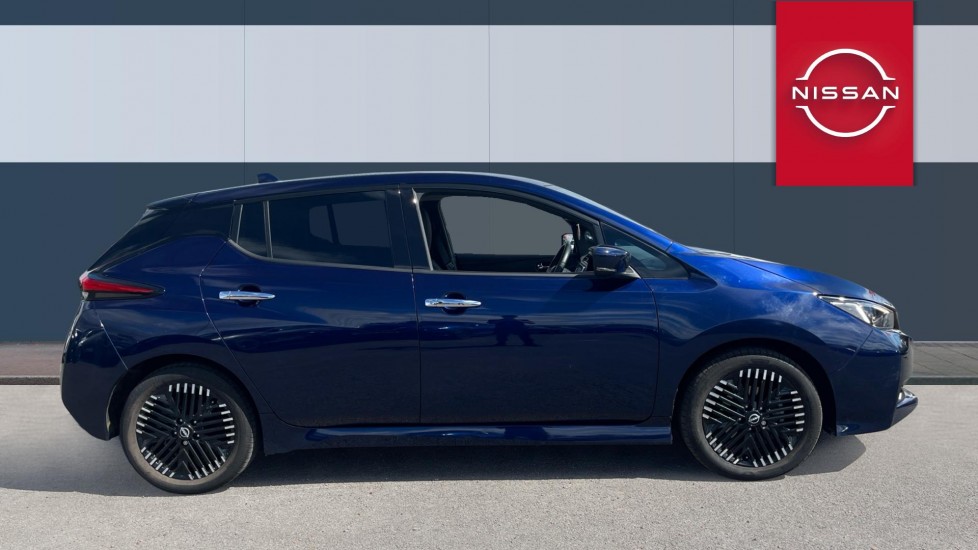 Nissan LEAF 110kW Tekna 39kWh 5dr Auto Electric Hatchback - Image 5