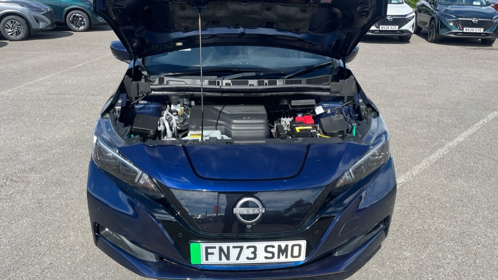 Nissan LEAF 110kW Tekna 39kWh 5dr Auto Electric Hatchback - Image 8