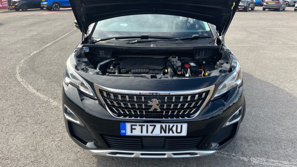 Peugeot 3008 1.2 PureTech Allure 5dr Petrol Estate - Image 8