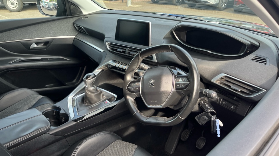 Peugeot 3008 1.2 PureTech Allure 5dr Petrol Estate - Image 11