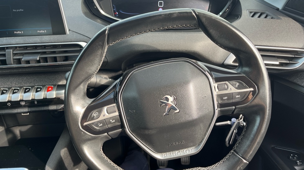 Peugeot 3008 1.2 PureTech Allure 5dr Petrol Estate - Image 25