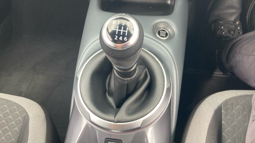 Nissan Juke 1.0 DiG-T N-Connecta 5dr Petrol Hatchback - Image 13