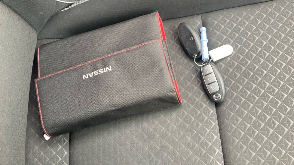 Nissan Juke 1.0 DiG-T N-Connecta 5dr Petrol Hatchback - Image 19