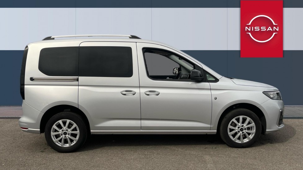 Ford Tourneo Connect 1.5 EcoBoost Titanium 5dr Auto Petrol Estate - Image 5