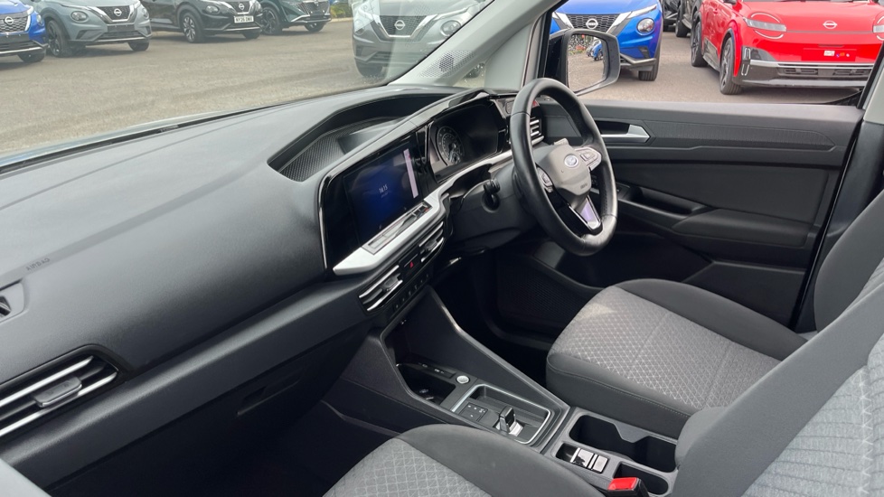 Ford Tourneo Connect 1.5 EcoBoost Titanium 5dr Auto Petrol Estate - Image 9