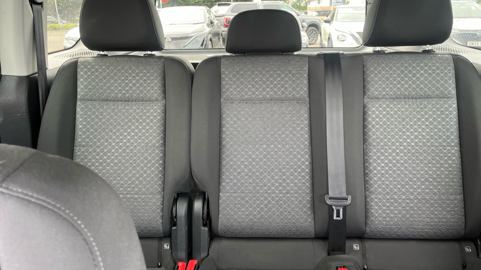 Ford Tourneo Connect 1.5 EcoBoost Titanium 5dr Auto Petrol Estate - Image 15