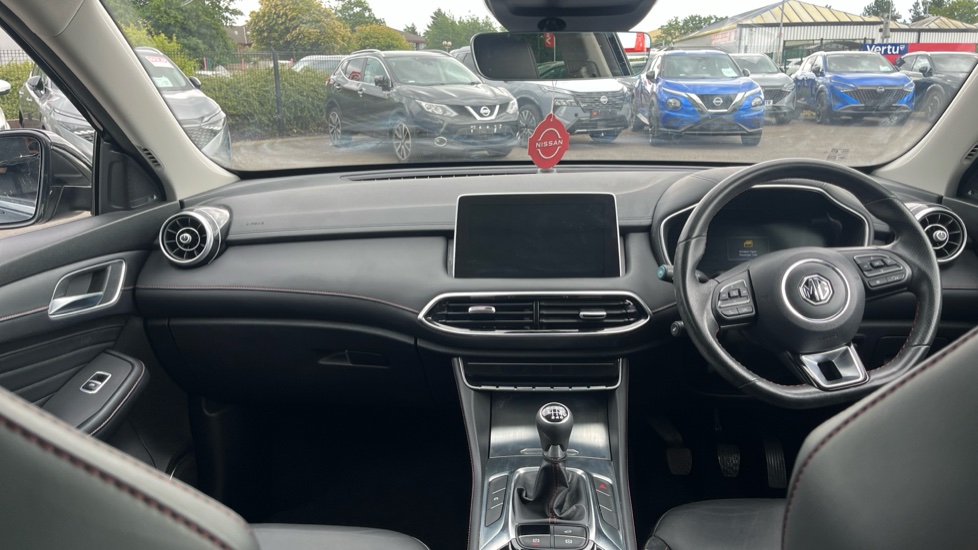 MG HS 1.5 T-GDI Exclusive 5dr Petrol Hatchback - Image 10