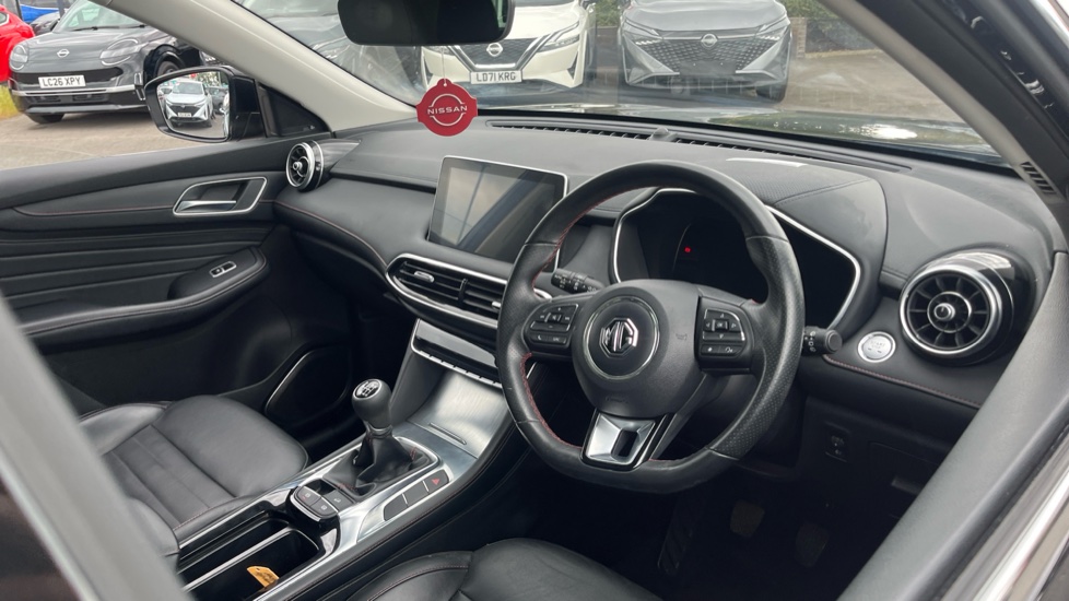 MG HS 1.5 T-GDI Exclusive 5dr Petrol Hatchback - Image 11