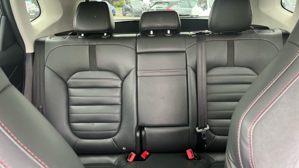 MG HS 1.5 T-GDI Exclusive 5dr Petrol Hatchback - Image 15