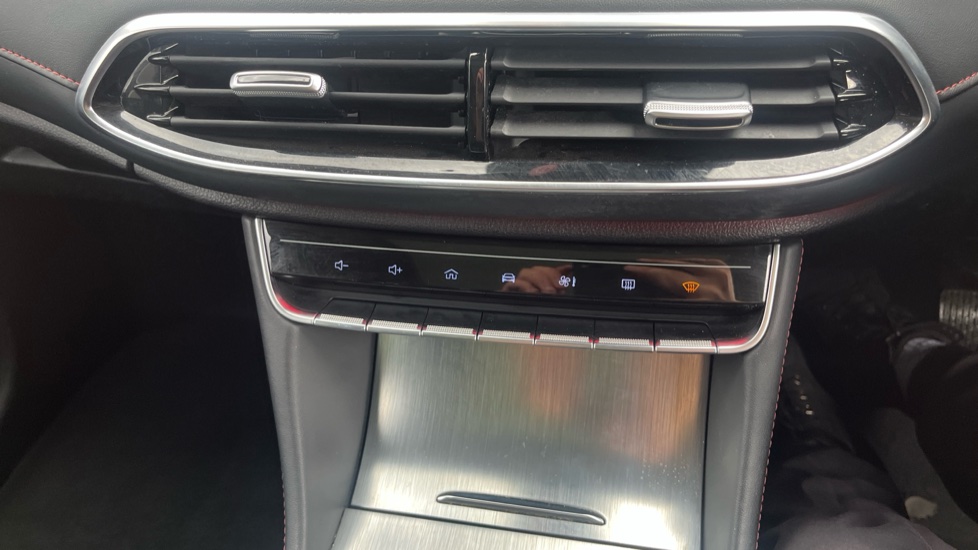 MG HS 1.5 T-GDI Exclusive 5dr Petrol Hatchback - Image 22