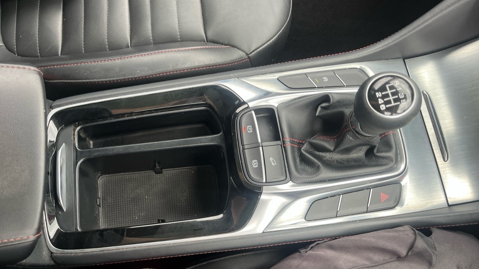 MG HS 1.5 T-GDI Exclusive 5dr Petrol Hatchback - Image 23
