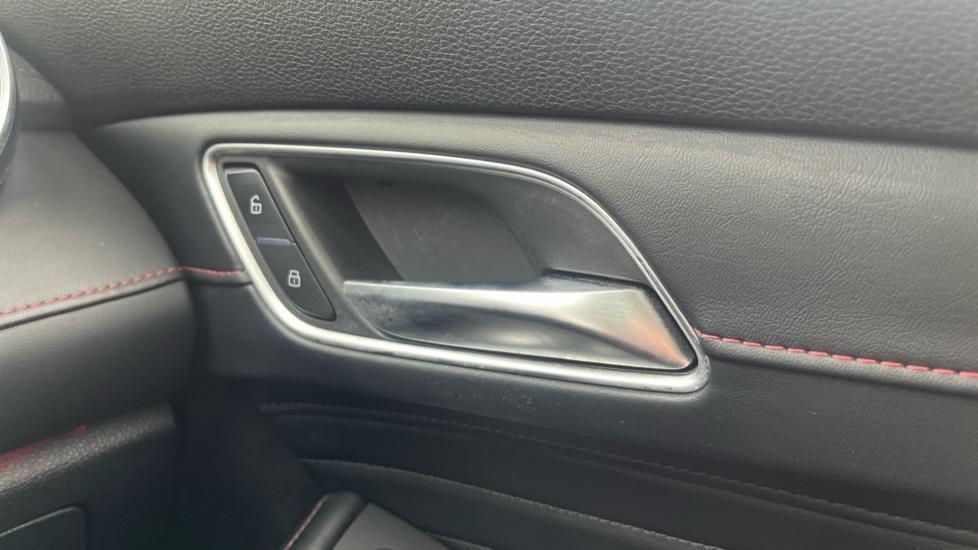 MG HS 1.5 T-GDI Exclusive 5dr Petrol Hatchback - Image 28