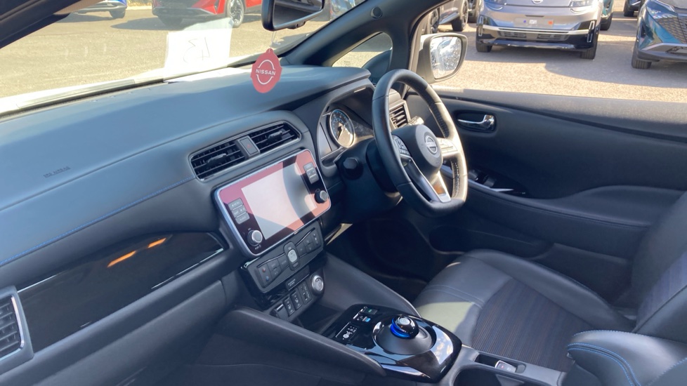 Nissan LEAF 110kW Shiro 39kWh 5dr Auto Electric Hatchback - Image 9