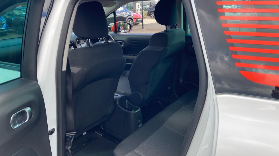 Citroen C3 Aircross 1.2 PureTech 110 Flair 5dr EAT6 Petrol Hatchback - Image 16