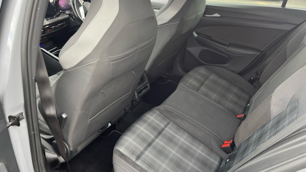 Volkswagen Golf 2.0 TDI 200 GTD 5dr DSG Diesel Hatchback - Image 16