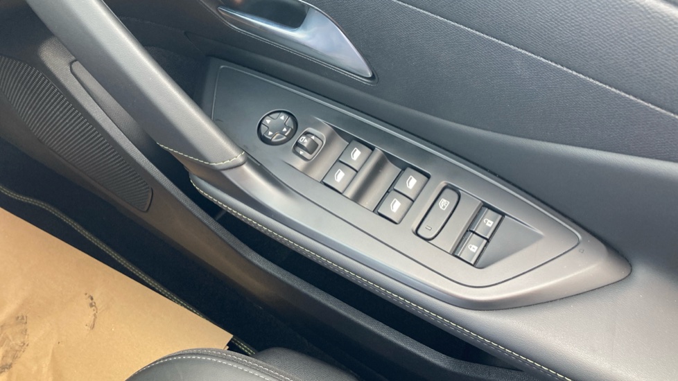 Peugeot 408 1.2 Hybrid 136 GT 5dr e-DSC6 Petrol Hatchback - Image 25