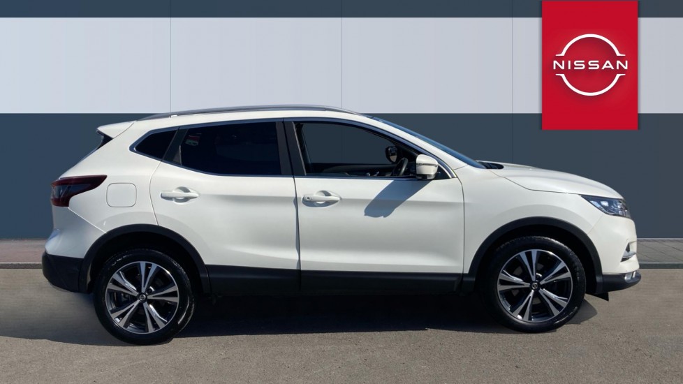 Nissan Qashqai 1.3 DiG-T 160 [157] N-Connecta 5dr DCT Glass Roof Petrol Hatchback - Image 5