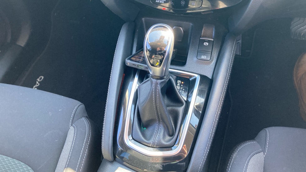 Nissan Qashqai 1.3 DiG-T 160 [157] N-Connecta 5dr DCT Glass Roof Petrol Hatchback - Image 13