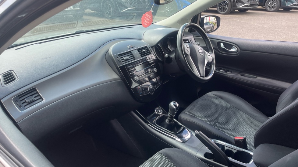 Nissan Pulsar 1.2 DiG-T Acenta 5dr Petrol Hatchback - Image 9