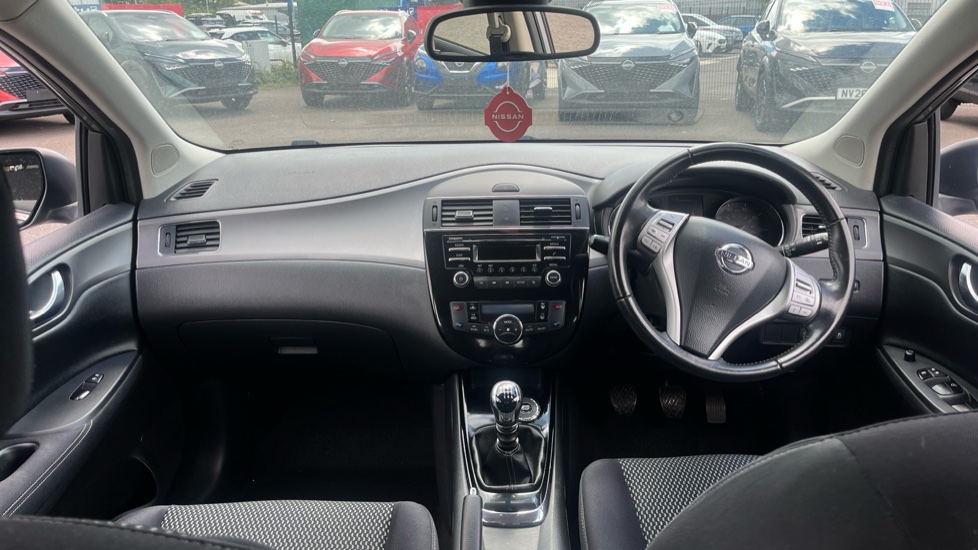 Nissan Pulsar 1.2 DiG-T Acenta 5dr Petrol Hatchback - Image 10