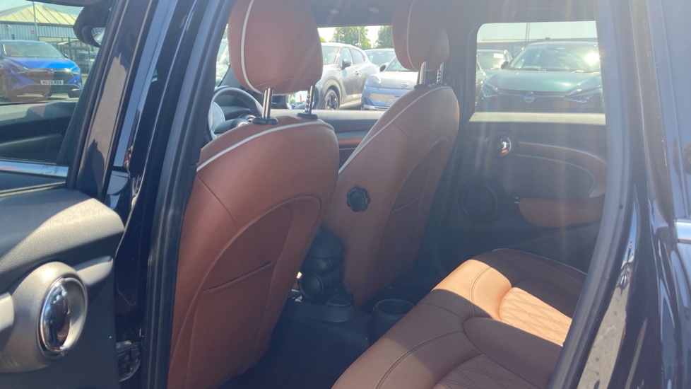 MINI Hatchback 1.5 Cooper Exclusive Premium Plus 5dr Auto Petrol Hatchback - Image 16