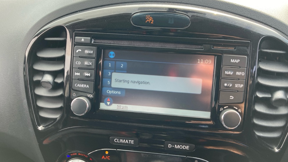 Nissan Juke 1.6 N-Tec 5dr Petrol Hatchback - Image 12