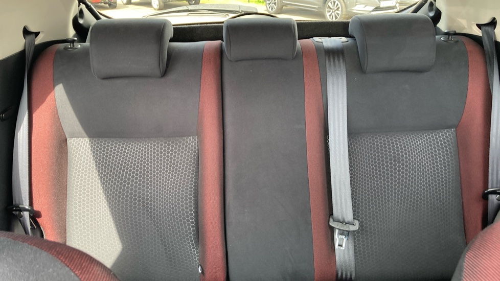 Nissan Juke 1.6 N-Tec 5dr Petrol Hatchback - Image 15