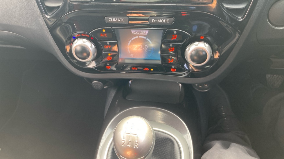 Nissan Juke 1.6 N-Tec 5dr Petrol Hatchback - Image 22