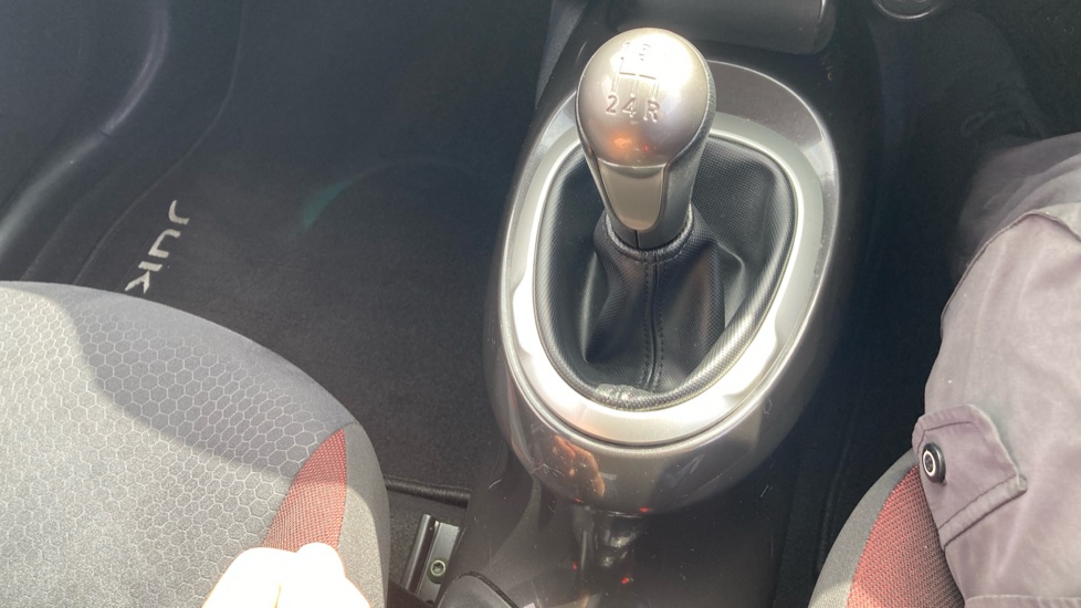 Nissan Juke 1.6 N-Tec 5dr Petrol Hatchback - Image 23