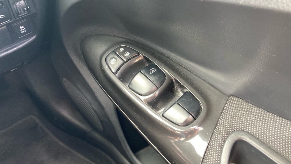 Nissan Juke 1.6 N-Tec 5dr Petrol Hatchback - Image 26