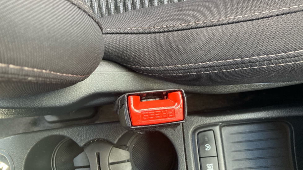Ford KA+ 1.2 85 Zetec 5dr Petrol Hatchback - Image 17