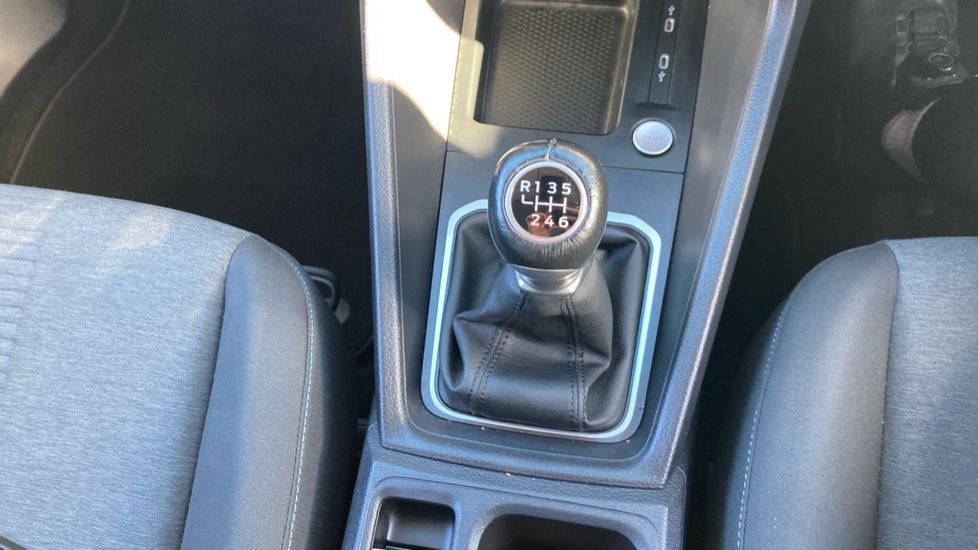 Ford Tourneo Connect 2.0 EcoBlue Active 5dr Diesel Estate - Image 13