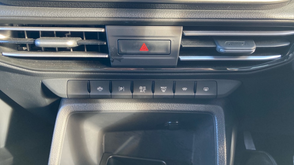 Ford Tourneo Connect 2.0 EcoBlue Active 5dr Diesel Estate - Image 23