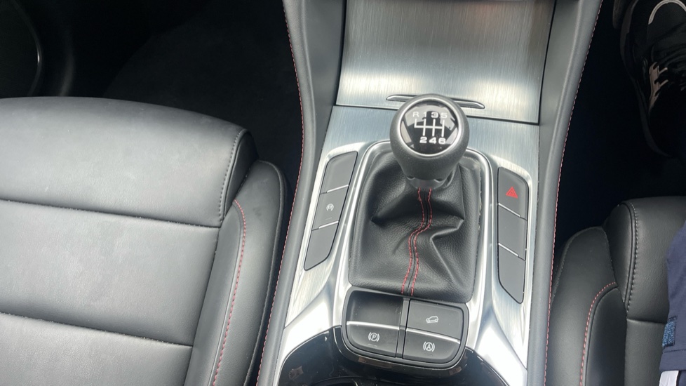 MG HS 1.5 T-GDI Excite 5dr Petrol Hatchback - Image 13