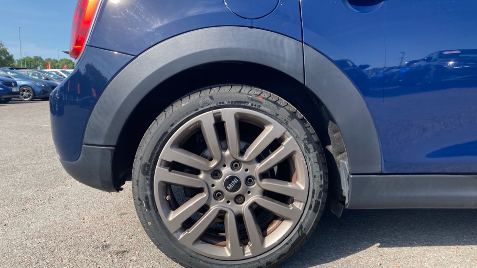 MINI Hatchback 1.5 Cooper Seven 5dr Petrol Hatchback - Image 7