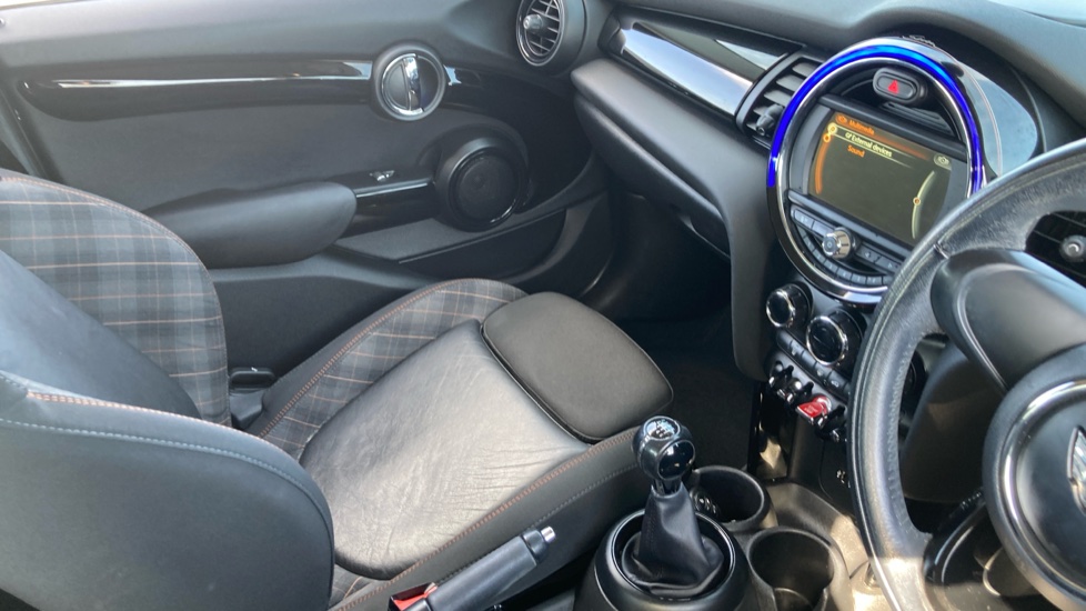 MINI Hatchback 1.5 Cooper Seven 5dr Petrol Hatchback - Image 14