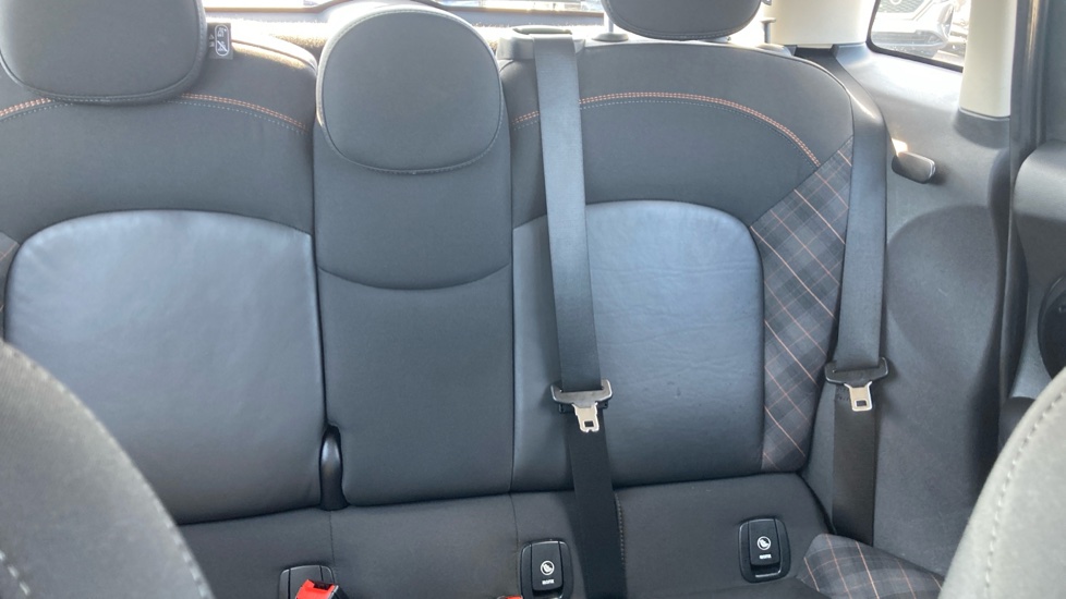 MINI Hatchback 1.5 Cooper Seven 5dr Petrol Hatchback - Image 15