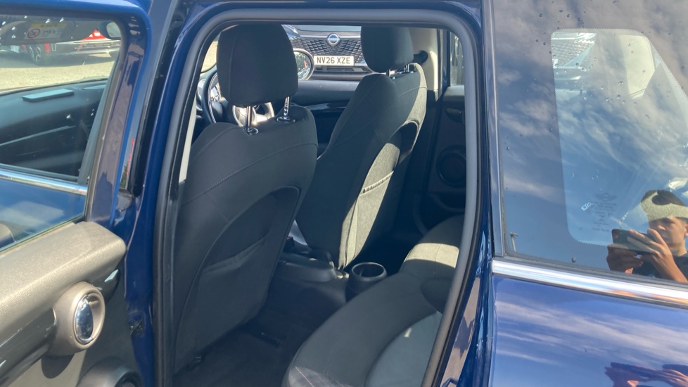 MINI Hatchback 1.5 Cooper Seven 5dr Petrol Hatchback - Image 16