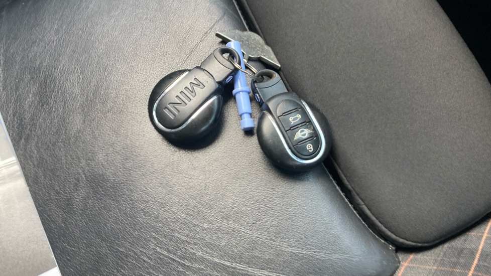 MINI Hatchback 1.5 Cooper Seven 5dr Petrol Hatchback - Image 20