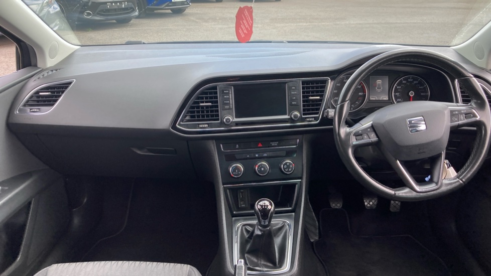 SEAT Leon 1.6 TDI SE Dynamic Technology 5dr Diesel Hatchback - Image 10
