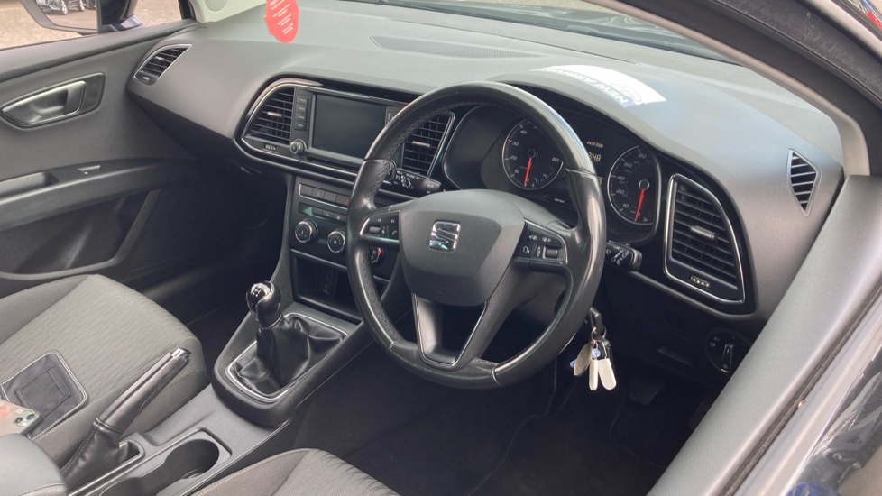 SEAT Leon 1.6 TDI SE Dynamic Technology 5dr Diesel Hatchback - Image 11