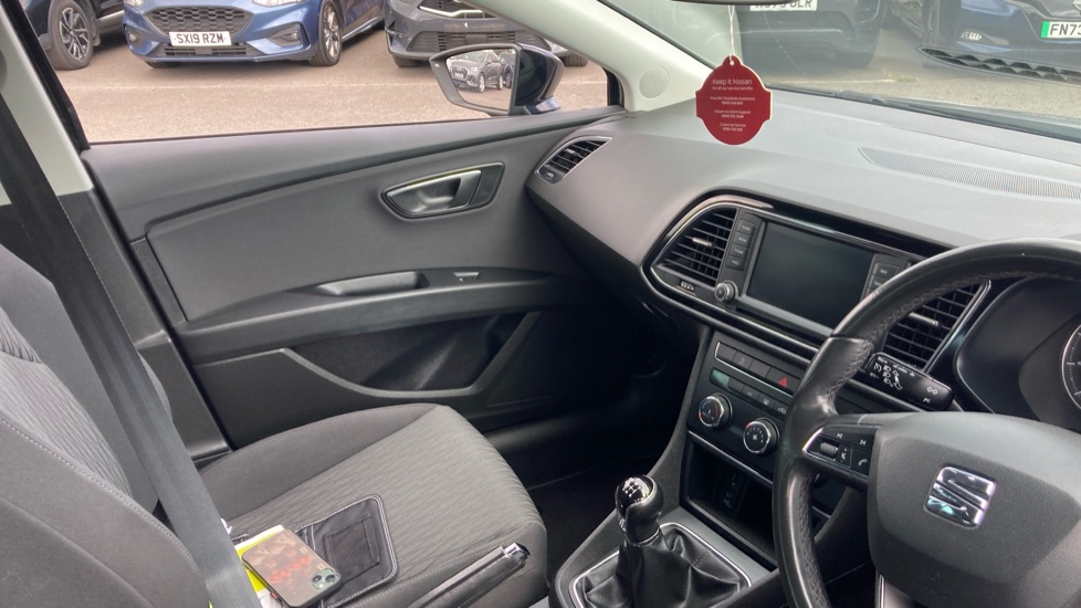 SEAT Leon 1.6 TDI SE Dynamic Technology 5dr Diesel Hatchback - Image 14