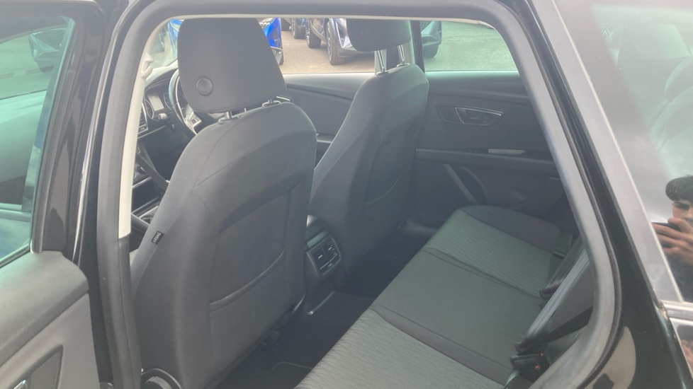 SEAT Leon 1.6 TDI SE Dynamic Technology 5dr Diesel Hatchback - Image 16