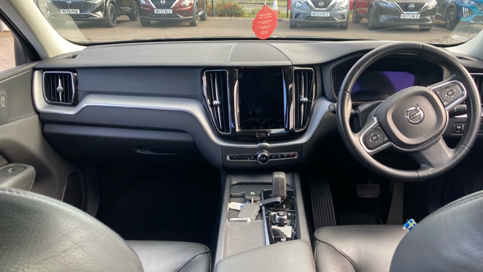 Volvo XC60 2.0 T6 RC PHEV Inscription Expression 5dr AWD Auto Estate - Image 10
