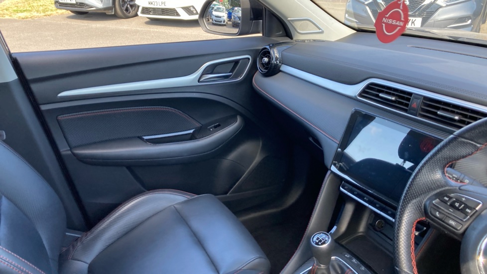 MG ZS 1.5 VTi-TECH Exclusive 5dr Petrol Hatchback - Image 14