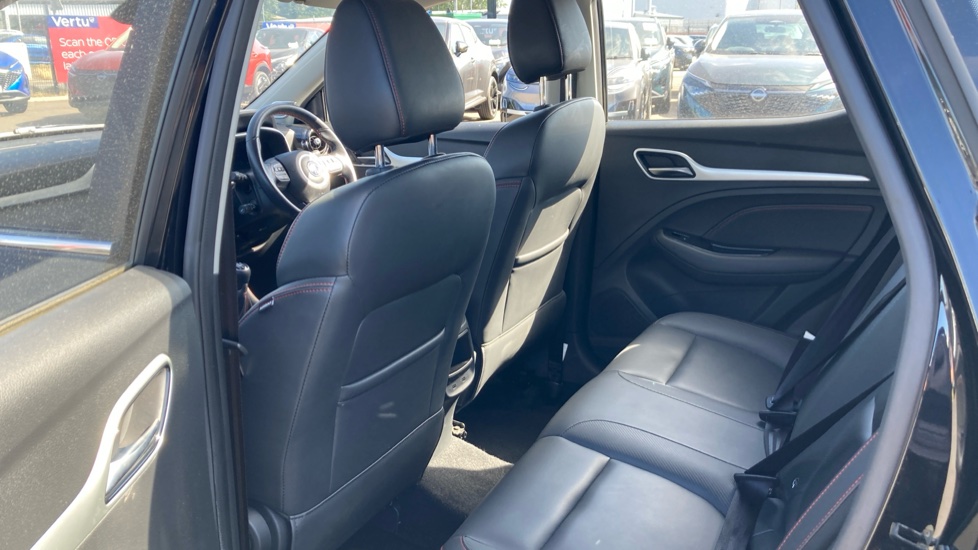 MG ZS 1.5 VTi-TECH Exclusive 5dr Petrol Hatchback - Image 16